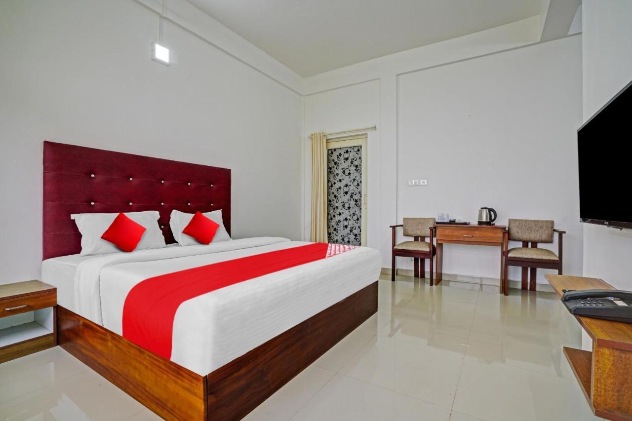 Oyo Flagship 81260 Star Lights Hotel Munnar Luaran gambar