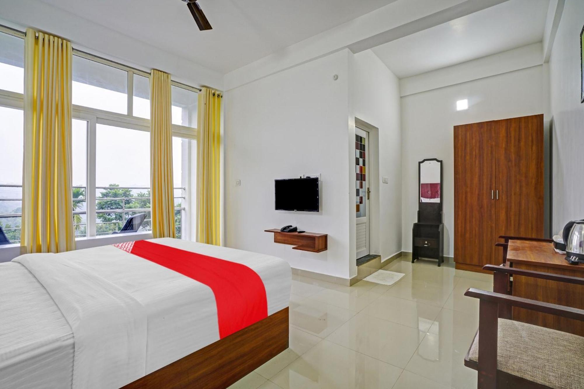Oyo Flagship 81260 Star Lights Hotel Munnar Luaran gambar