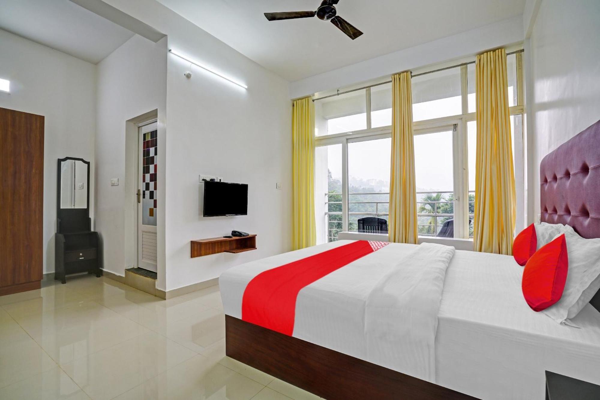 Oyo Flagship 81260 Star Lights Hotel Munnar Luaran gambar
