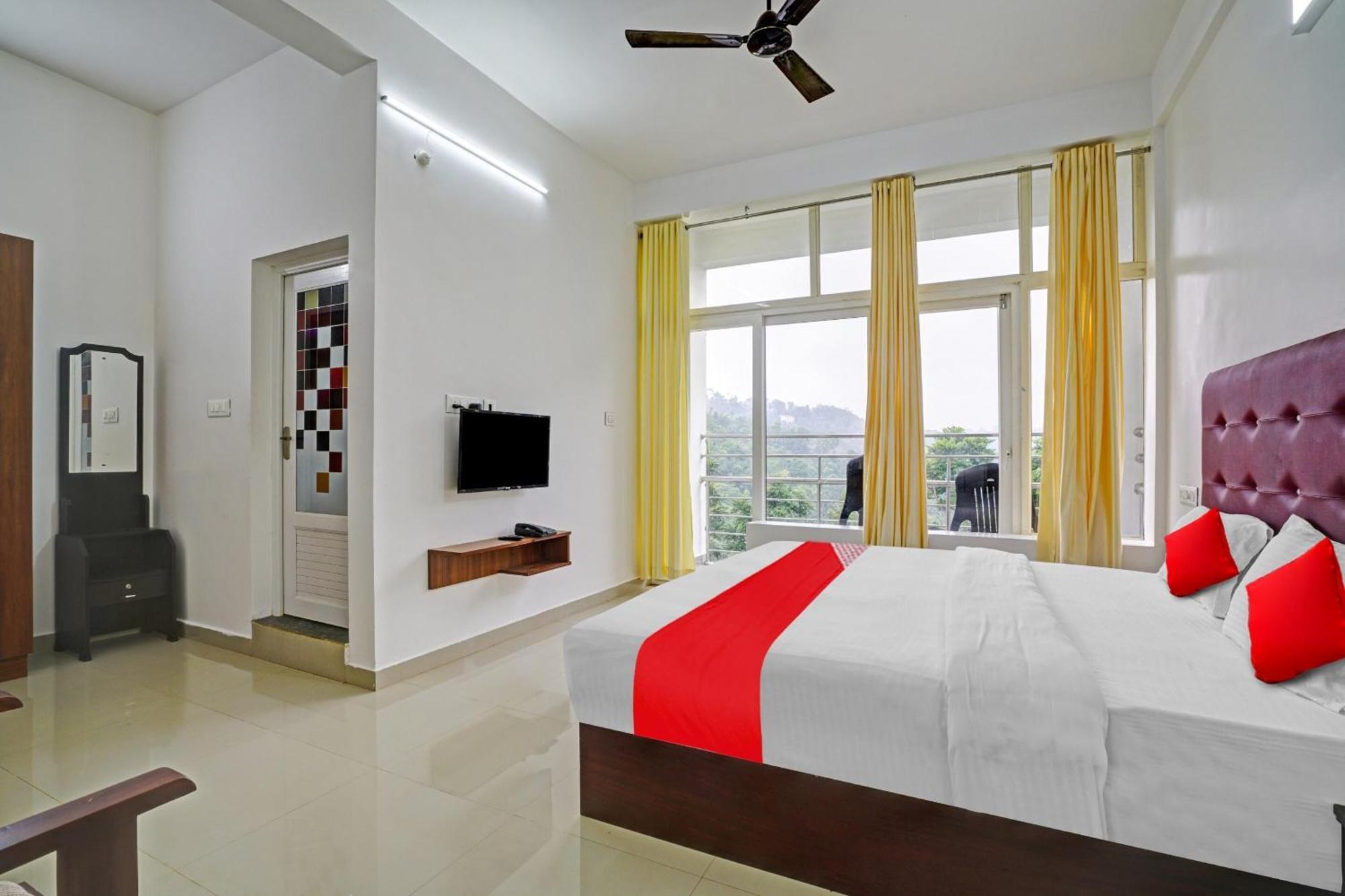 Oyo Flagship 81260 Star Lights Hotel Munnar Luaran gambar