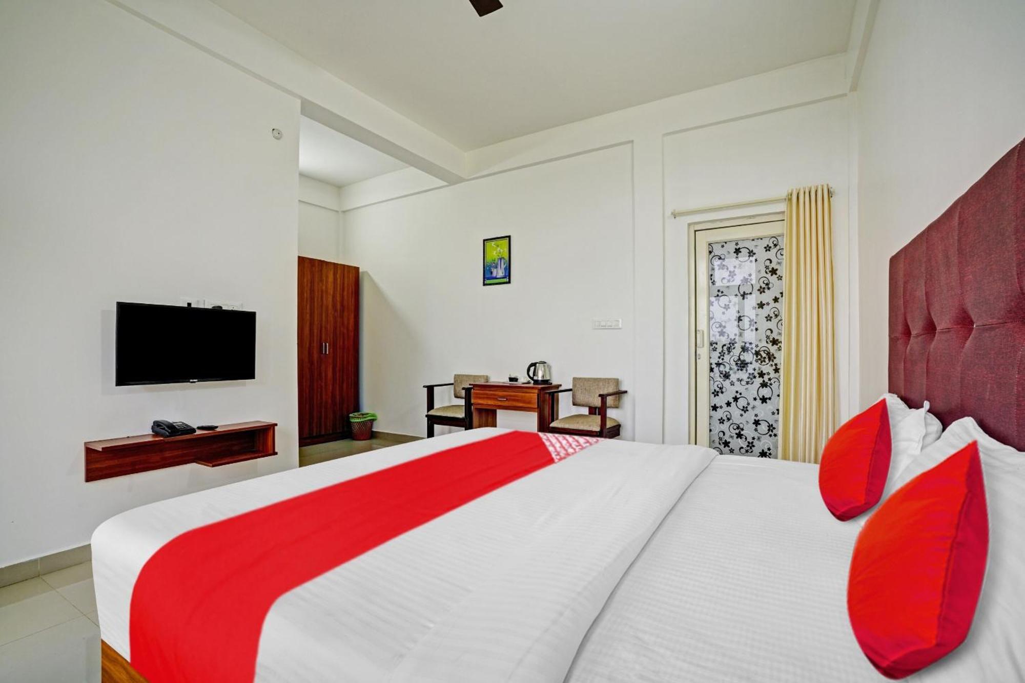 Oyo Flagship 81260 Star Lights Hotel Munnar Luaran gambar
