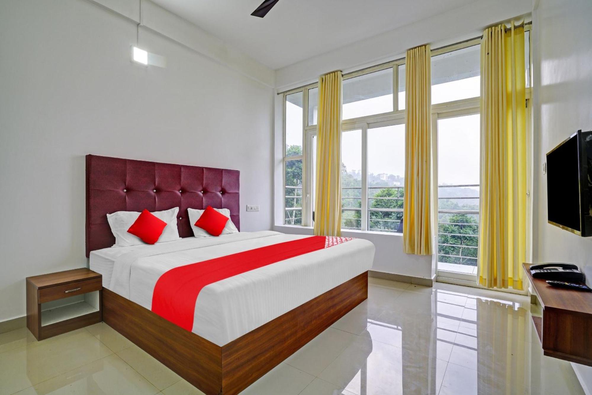 Oyo Flagship 81260 Star Lights Hotel Munnar Luaran gambar